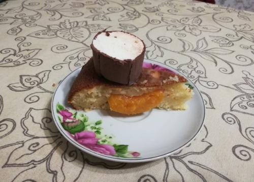 Шарлотка без яиц и кефира в мультиварке. Вкусная шарлотка на кефире с абрикосами