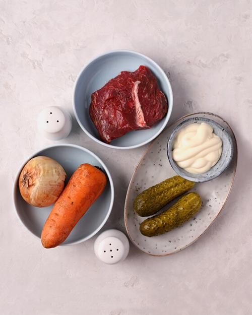 Салат обжорка с блинами. Салат «Обжорка»: сытный салат на скорую руку