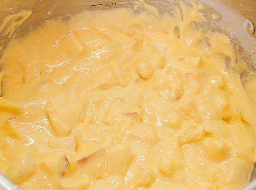 Шарлотка в мультиварке Поларис 0517 с яблоками. Шарлотка в мультиварке Поларис. Как сделать шарлотку в мультиварке Поларис. Рецепты приготовления шарлотки в мультиварке Поларис 17