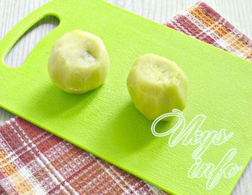 Шарлотка в мультиварке с персиками рецепт. Шарлотка с персиками в мультиварке 10