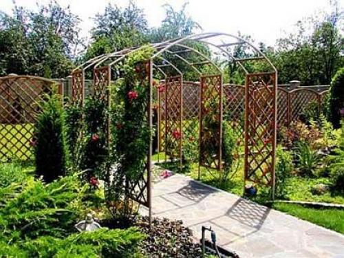 Пергола для роз из дерева. Перголы  с арками