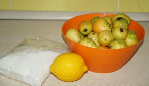 Груши целиком варенье. Как сварить варенье из груш на зиму? Простые рецепты густого грушевого варенья