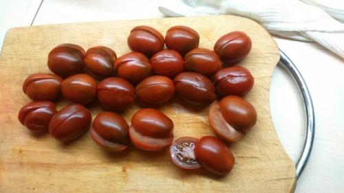 Вяленые помидоры в масле консервированные. Вяленые томаты экспериментальные (не с оливковым маслом)