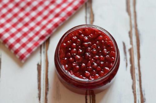 Варенье из красной смородины без косточек. Варенье из красной смородины: 9 простых рецептов на зиму
