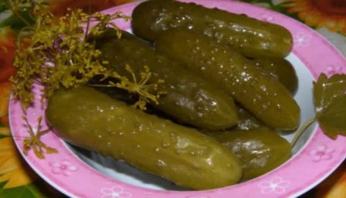 Как засолить огурцы в 3х литровой банке. Засолка хрустящих огурцов на зиму холодным способом рецепты на трехлитровую банку