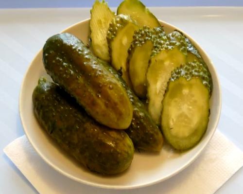 Как посолить маленькие огурчики. Малосольные хрустящие огурцы в холодной воде (холодным рассолом) 09