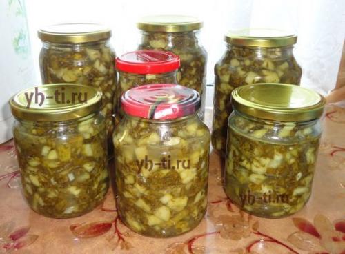 Салат из огурцов на зиму с чесноком. Салат из огурцов с зеленью и чесноком на зиму