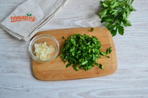 Маринованные перцы с чесноком и петрушкой. Перец с чесноком и петрушкой на зиму