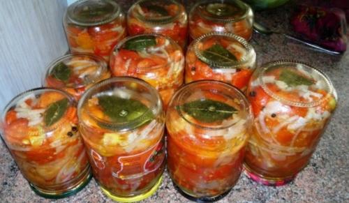 Салат на зиму из огурцов и помидоров и лука и перца. Салат из огурцов и помидоров на зиму с луком без стерилизации