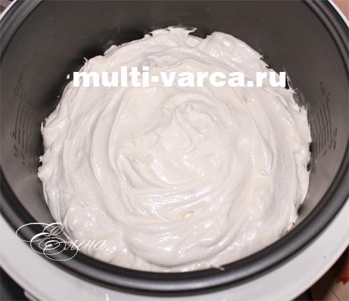 Шарлотка в мультиварке с персиками. Шарлотка с персиками в мультиварке 05