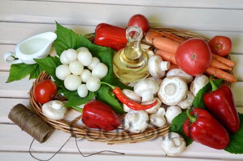 Консервы из грибов на зиму. Консервирование грибов шампиньонов на зиму в банках с овощами 03