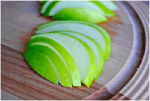 Шарлотка без яиц без кефира. Постная шарлотка с яблоками без яиц 14