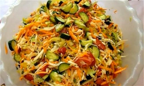 Салат из огурцов на зиму. Кубанский салат на зиму из капусты, огурцов и помидор