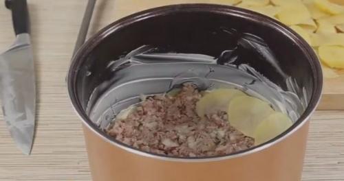 Картофельная запеканка с фаршем в мультиварке. Запеканка картофельная с фаршем в мультиварке — быстро и вкусно