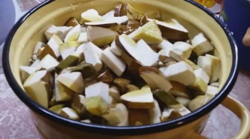 Маринад для белых грибов на 1 литр воды. Хрустящие маринованные белые грибы на зиму в банках по простому рецепту