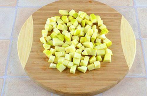 Шарлотка с яблоками бисквит. Бисквитная яблочная шарлотка