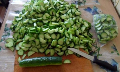 Как заморозить огурцы на зиму. Как заморозить огурцы: правила и полезные советы +Фото и Видео процессов