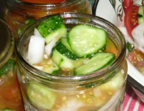 Салат на зиму из огурцов и помидоров и лука и перца. Салат из огурцов и помидоров на зиму с луком без стерилизации