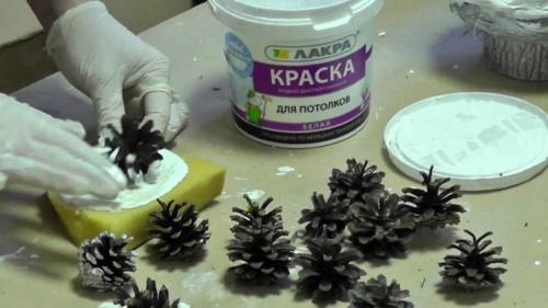 Поделки из шишек. Красота, дарованная природой: новогодние поделки из шишек своими руками