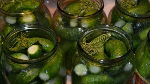 Маринованные огурцы с 9 процентным уксусом. Вкусно и просто маринуем огурцы с уксусом на зиму в банках