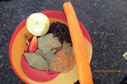 Маринованные огурцы с уксусом. Хрустящие маринованные огурцы — 7 очень вкусных рецептов на зиму