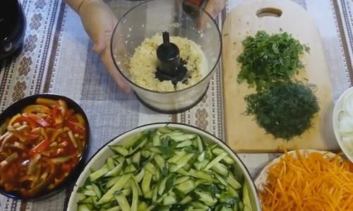 Салат из огурцов кусочками на зиму. Салат из огурцов на зиму по-корейски с приправой для корейской моркови — самый вкусный рецепт