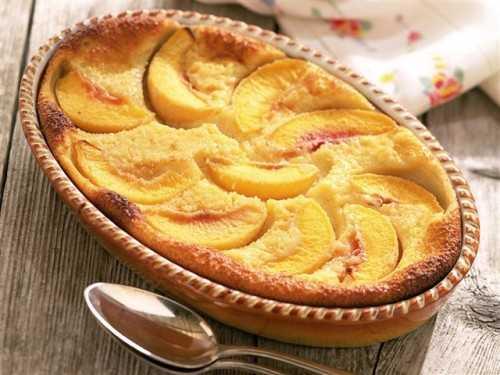 Шарлотка в мультиварке с персиками рецепт. Шарлотка с персиками в мультиварке 27