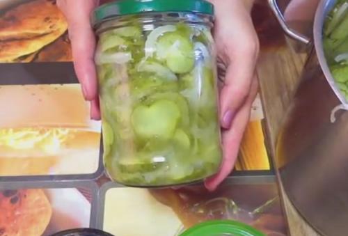 Салатные огурцы на зиму. Салаты из огурцов на зиму. 6 вкусных рецептов – пальчики оближешь!