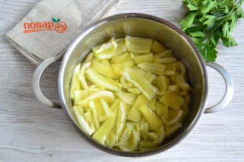 Маринованные перцы с чесноком и петрушкой. Перец с чесноком и петрушкой на зиму