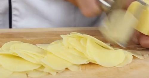 Картофельная запеканка с фаршем в мультиварке. Запеканка картофельная с фаршем в мультиварке — быстро и вкусно