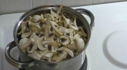 Мариновані гриби шампіньйони на зиму рецепт. Маринованные шампиньоны быстрого приготовления в домашних условиях