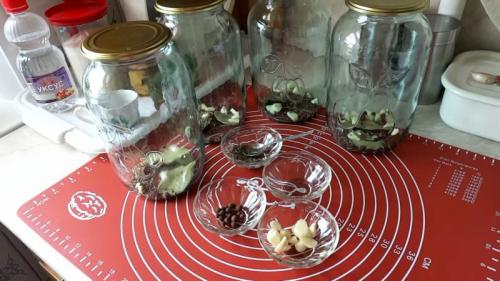 Маринованные большие огурцы рецепт на зиму хрустящие. Как замариновать большие огурцы на зиму 01