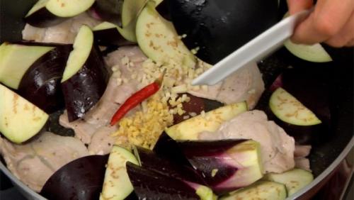 Баклажаны с кинзой на зиму рецепты приготовления. Пикантные баклажаны с кинзой, чесноком и чили 22