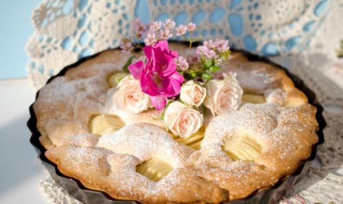 Шарлотка на майонезе с яблоками в духовке. Рецепт шарлотки на майонезе 11