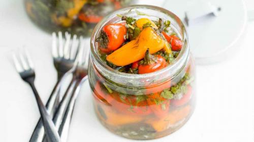 Жареный болгарский перец на зиму. Вкусные рецепты жаренного перца на зиму: с чесноком и зеленью, с петрушкой, в масле