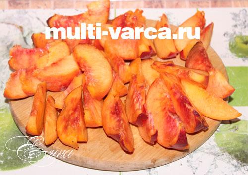 Шарлотка с персиками в мультиварке рецепт. Шарлотка с консервированными персиками 09