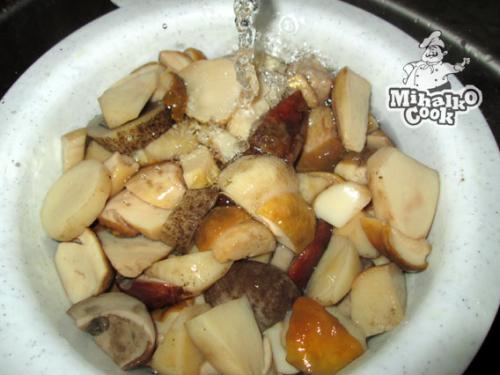 Маринованные грибы белые. Белые грибы маринованные