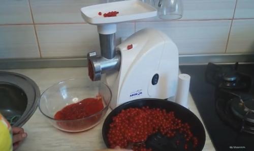 Желе из красной смородины на зиму пятиминутка. Густой джем из красной смородины 5 минутка на зиму — рецепты вкусного смородинового джема, как желе