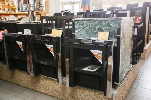 Какая печь в баню лучше чугунная или стальная. Чугунная или стальная?