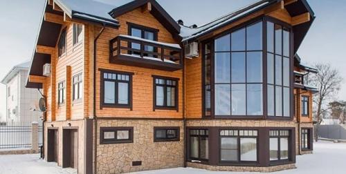 Окна в коттедже варианты. Особенности выбора остекления для коттеджей и загородных домов