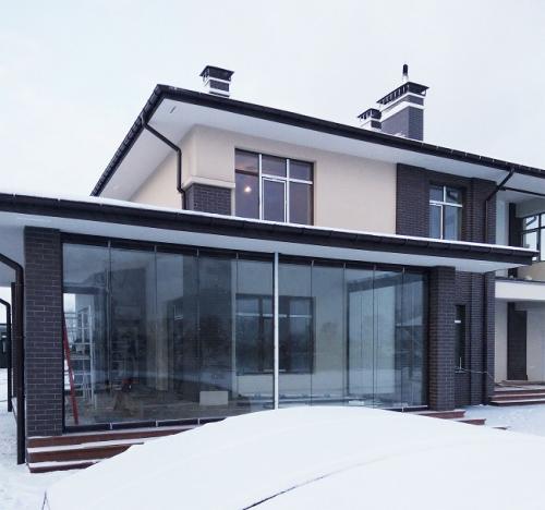 Окна в коттедже варианты. Особенности выбора остекления для коттеджей и загородных домов