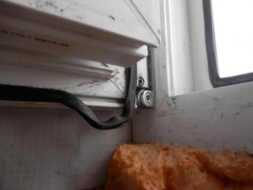 Утепление оконных проемов снаружи когда окна уже установлены. Почему дует из пластикового окна?