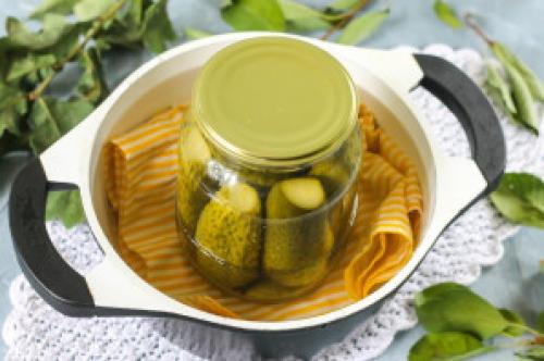 Как правильно стерилизовать банки для консервирования огурцов. Стерилизованные огурцы на зиму