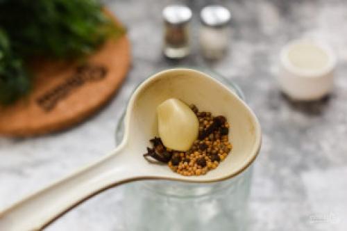 Какие варианты рецептов маринованных огурцов без стерилизации существуют. Огурчики на зиму без стерилизации