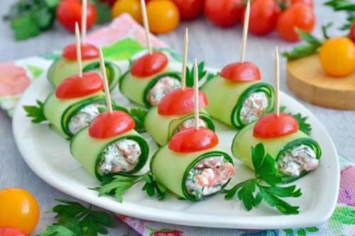 Что можно сделать из огурцов, кроме традиционных маринованных огурцов. 20 закусок из огурцов к празднику и на каждый день