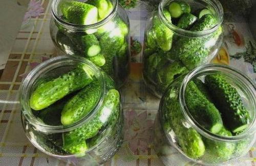 Сколько времени требуется для маринования огурцов в литровых банках. Хрустящие маринованные огурцы на зиму – рецепт на 1 литр