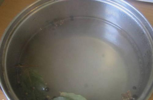 Сколько времени требуется для маринования огурцов в литровых банках. Хрустящие маринованные огурцы на зиму – рецепт на 1 литр