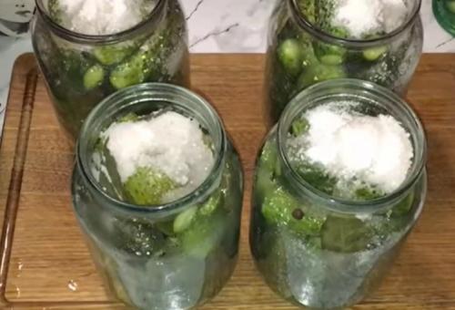 15 отличных рецептов маринада для огурцов на зиму. Хрустящие маринованные огурцы на зиму в банках — 10 самых вкусных рецептов, пальчики оближешь