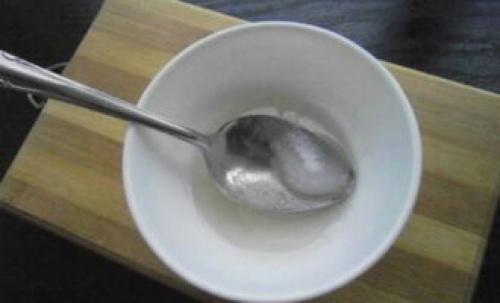 Как сделать маринад с пряностями, такими, как чеснок и укроп. Маринованные помидоры с чесноком и зеленью быстрого приготовления