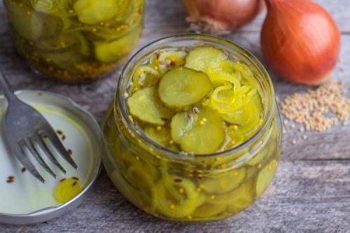 Можно ли использовать огурцы для приготовления салатов и соусов на зиму. 20 лучших салатов из огурцов с луком на зиму